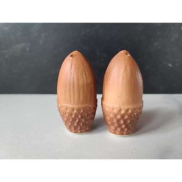 Vintage Acorn Salt And Pepper Shakers - Picture 2 of 10